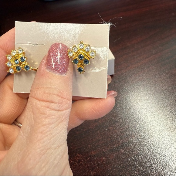 Avon “majestic” Goldtone and Gemstone clip Earrings simulated sapphire 1991 v - Picture 4 of 5